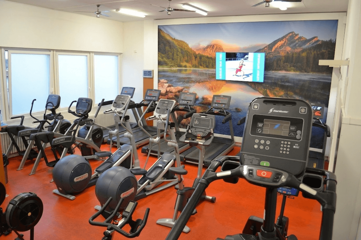 Běžecké pásy, schody, trenažery